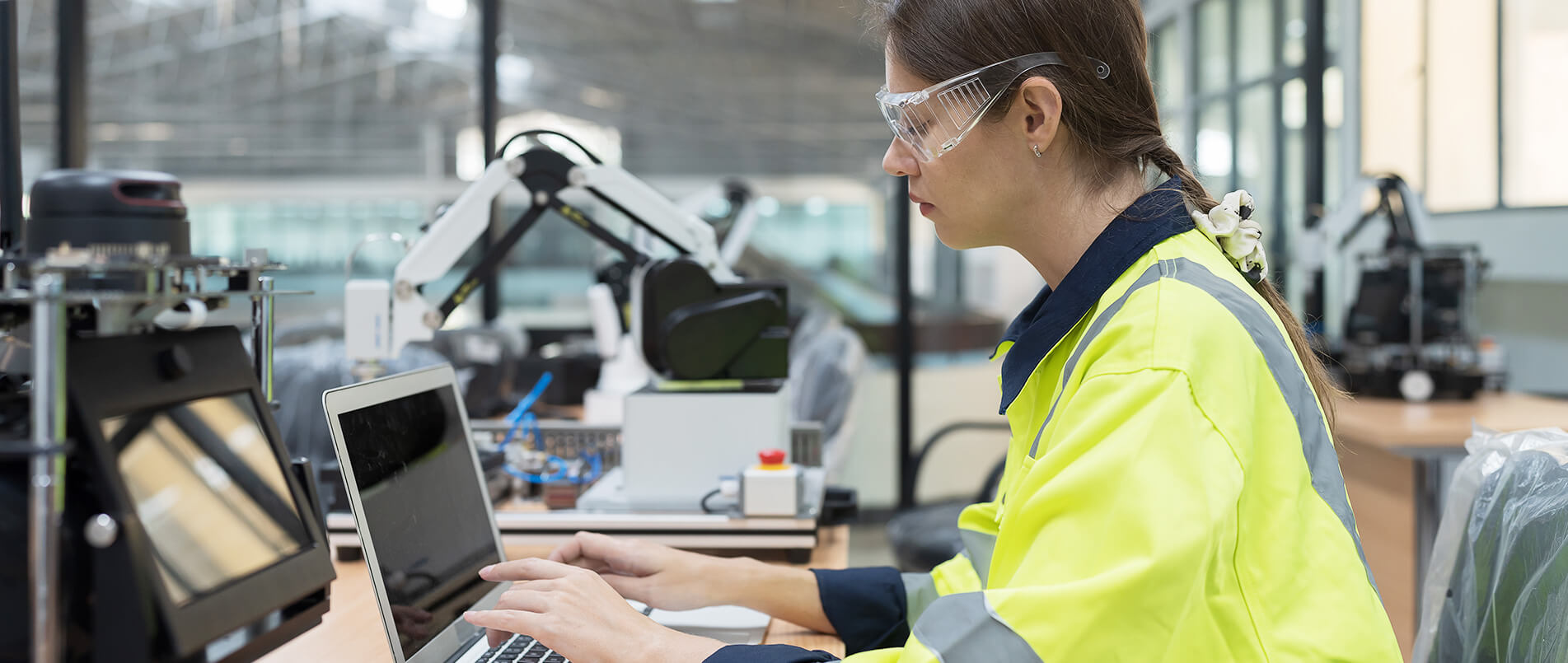 加速量产化节奏！mg不朽情缘官网5G RedCap模组RG255C-CN顺利通过SRRC认证