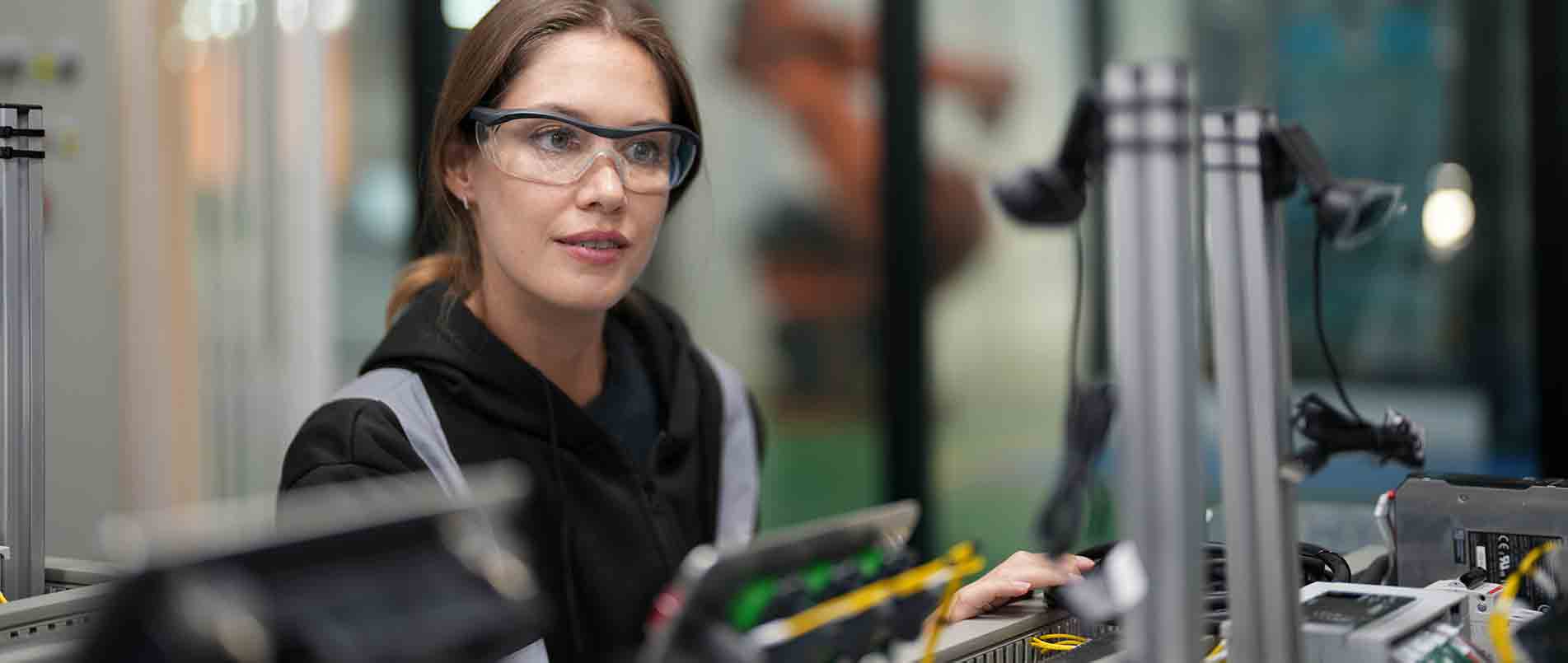 mg不朽情缘官网精彩亮相IOTE 2024：探究技术融合，展望智慧未来